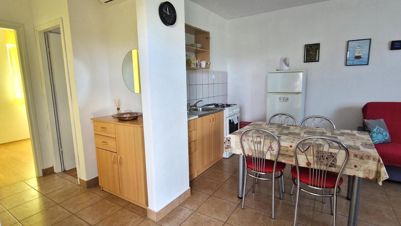 Apartment Hrzina Krk Town Exteriör bild