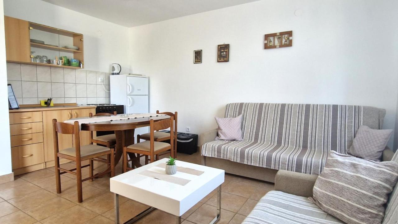 Apartment Hrzina Krk Town Exteriör bild