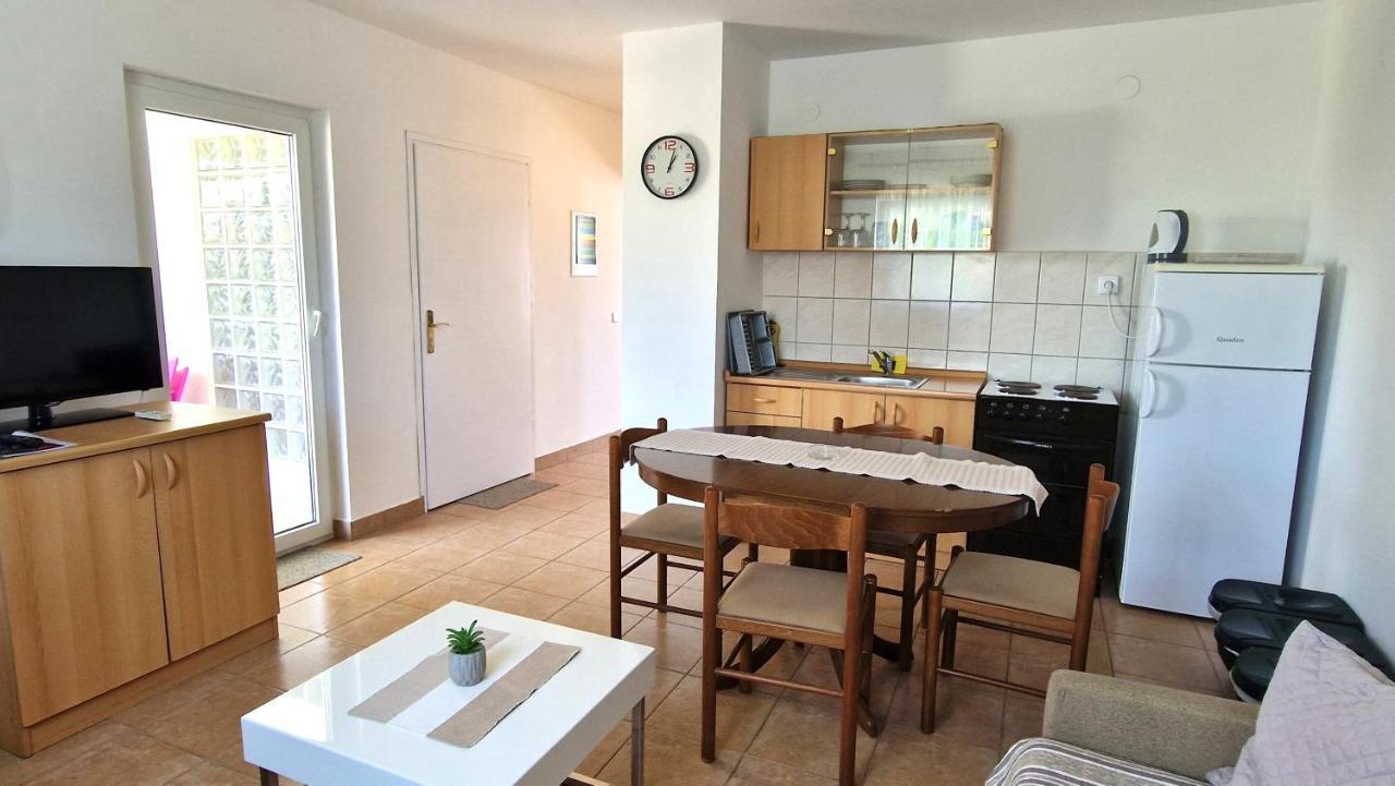 Apartment Hrzina Krk Town Exteriör bild
