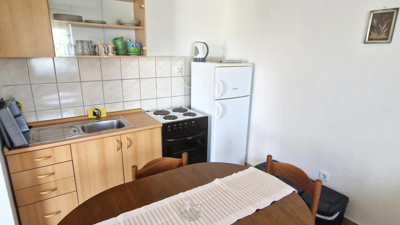 Apartment Hrzina Krk Town Exteriör bild