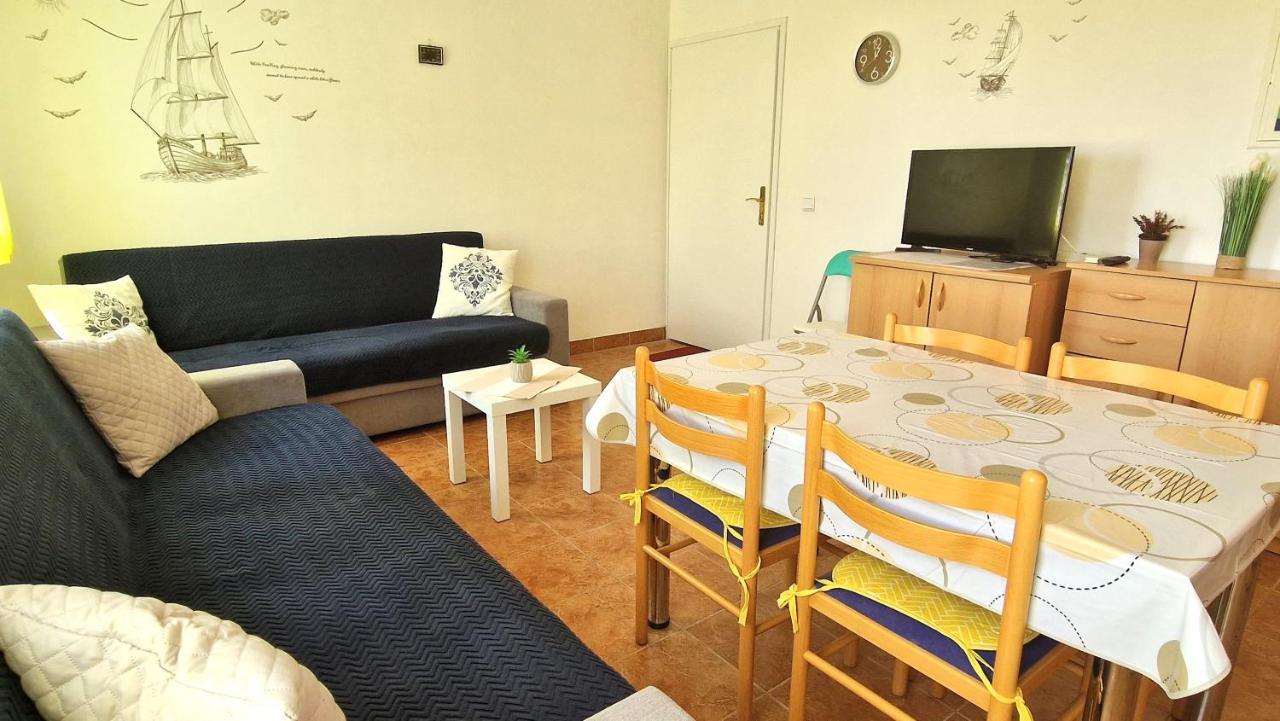 Apartment Hrzina Krk Town Exteriör bild