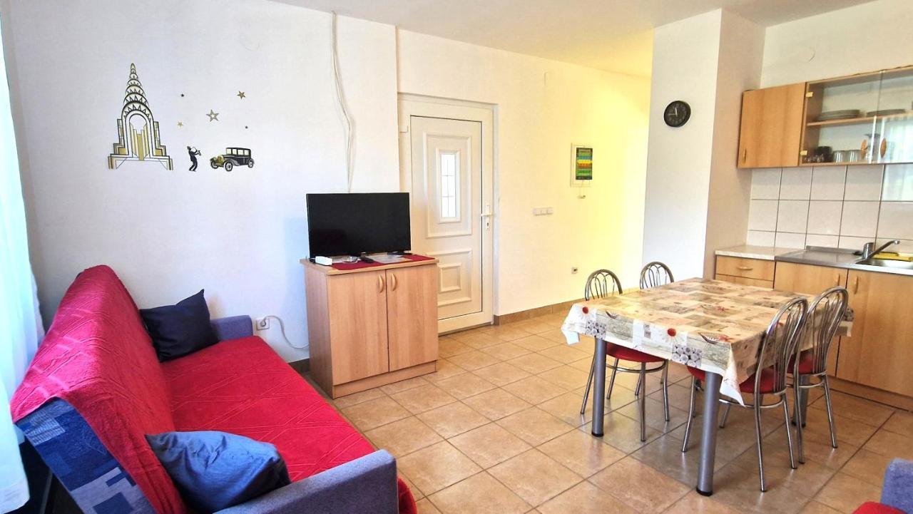 Apartment Hrzina Krk Town Exteriör bild